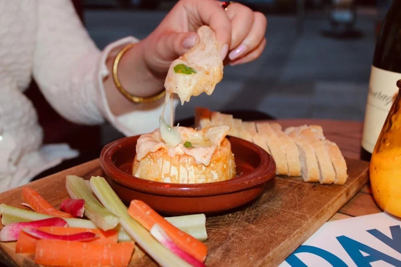 Cheese fondue dipping